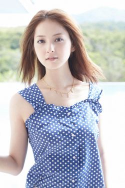 脱下肮脏的裙子